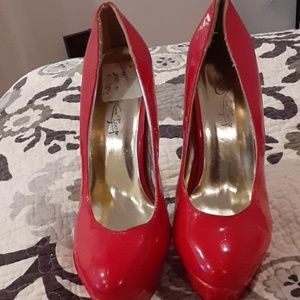 Red pumps